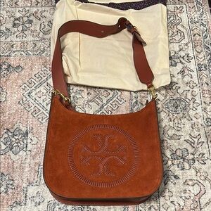 Tory Burch Whipstitch crossbody bag in color Kola